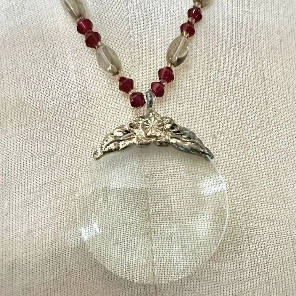 Vintage red and brown beaded magnifying glass pendant necklace